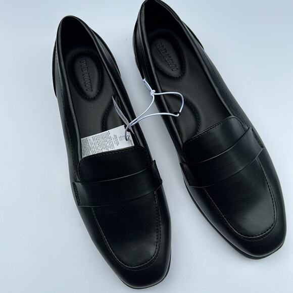 Old Navy Shoes - Old Navy Women's Low Heel Preppy Style Black Modern Penny Loafer Sz 7